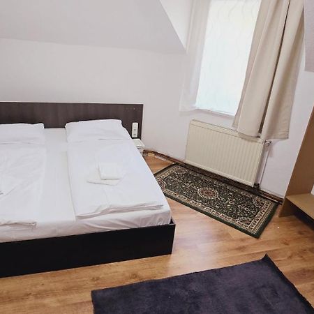 Hotel Zum Deutschen Eck Velbert Buitenkant foto